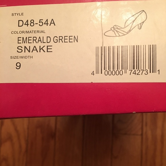 Bcbg girls Leather snake skin sandals worn once - Picture 5 of 5